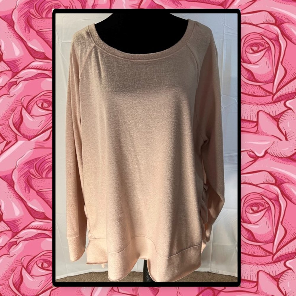 Boutique Light Pink Sweater with Ruffle Side Splits 2X - Picture 2 of 7